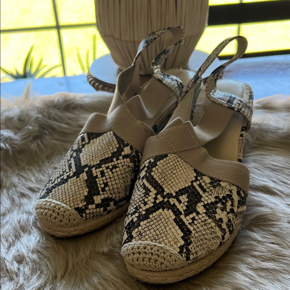 Bandolino Snakeskin Pattern Mules